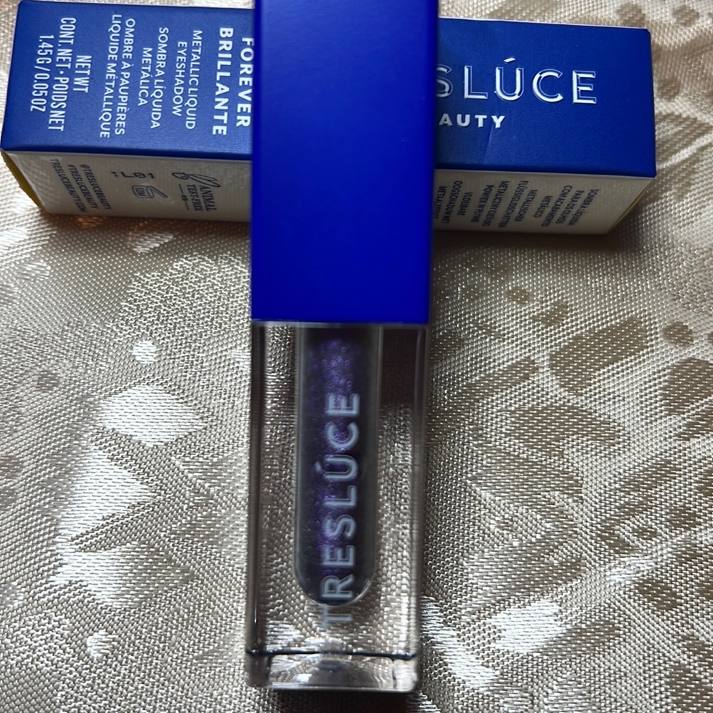 BNIB Tresluce 3 pc Collection  2 pan shimmer ,lashes & liquid Eyeshadow